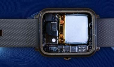 Inside-the-Apple-Watch-Series-11-5G